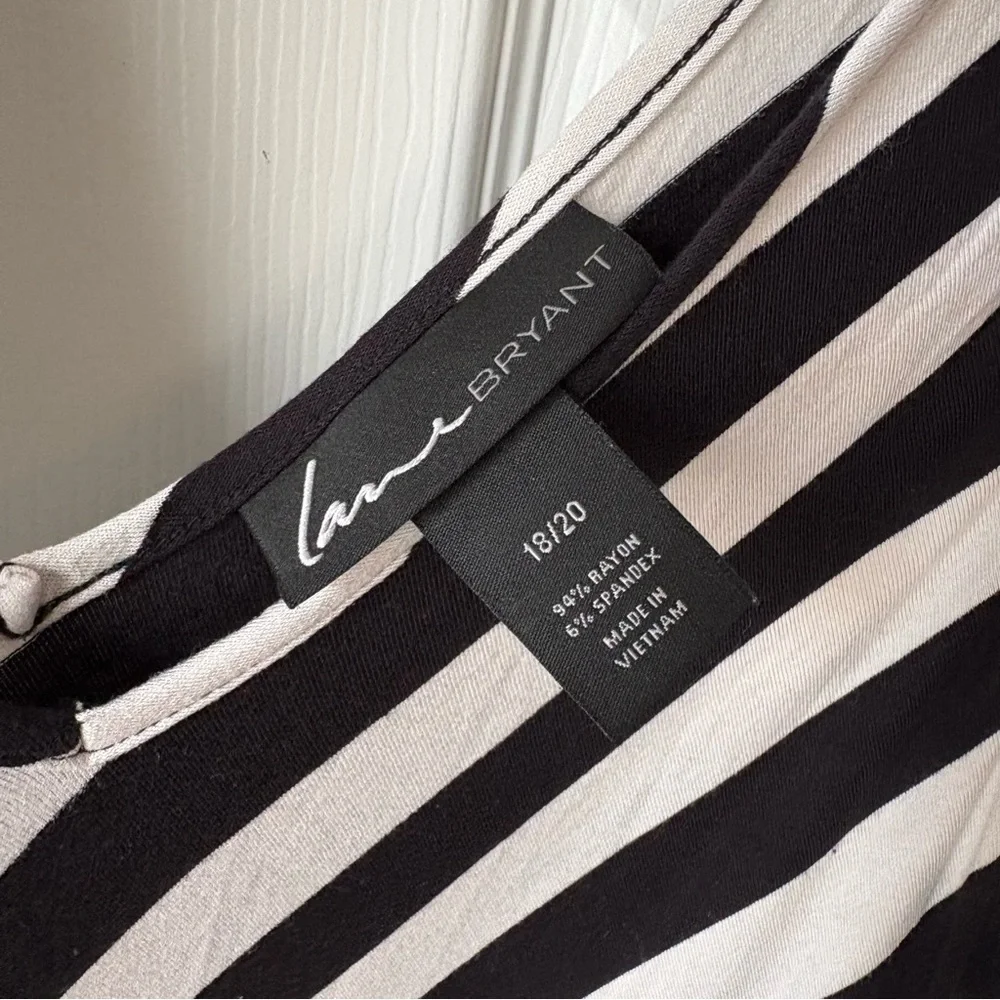 Striped maxi dress - sz18/20 - Picture 2 of 3